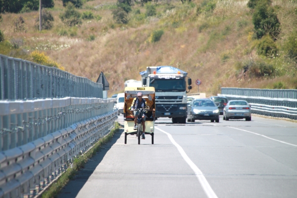 viaggio in risciò-taxi - statale 106
