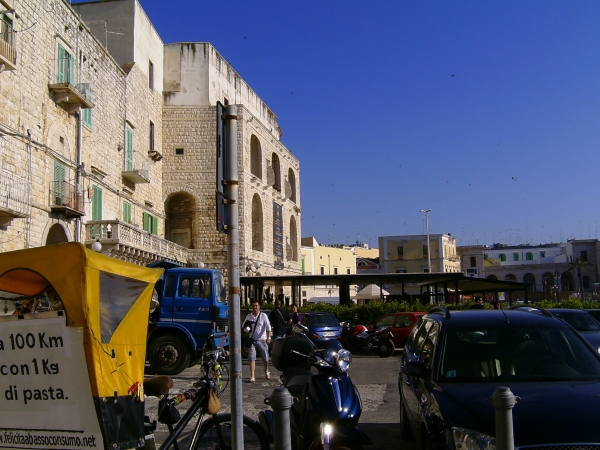 viaggio in risciò - Molfetta, presso il Duomo
