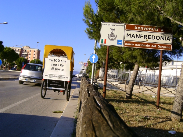 viaggio in risciò - ingresso a Manfredonia
