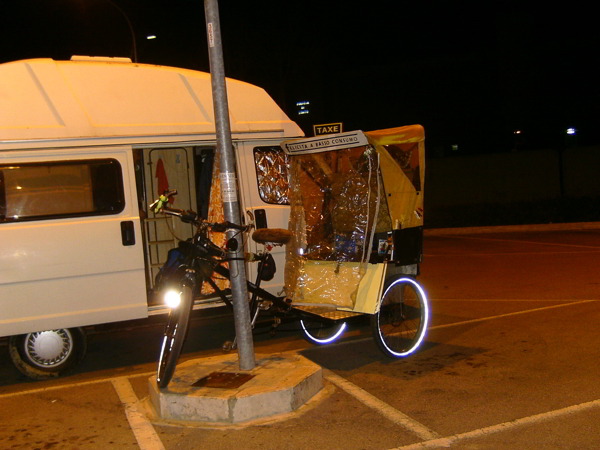 vasto, ampio parcheggio