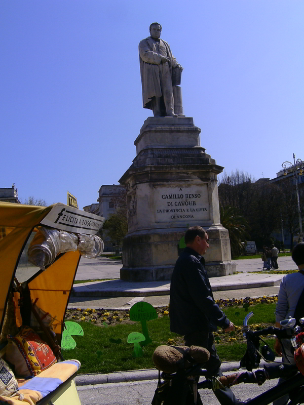 piazza cavour - ancona